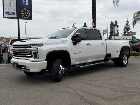 Used 2021 Chevrolet Silverado 3500 High Country w/ Technology Package AWD/4WD image 6