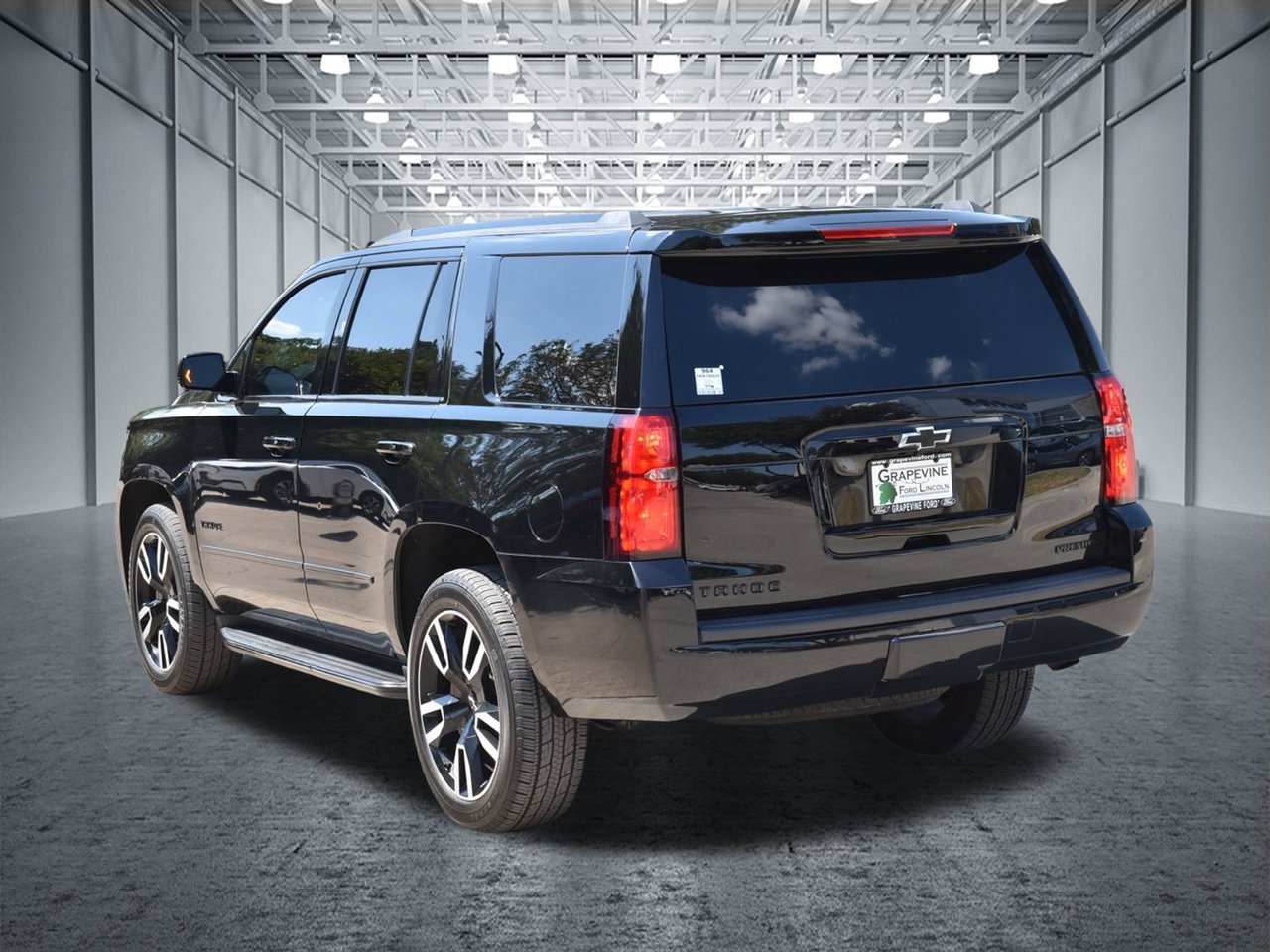 Used 2019 Chevrolet Tahoe Premier AWD/4WD image 10