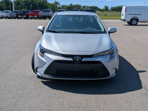 Used 2024 Toyota Corolla LE FWD image 8