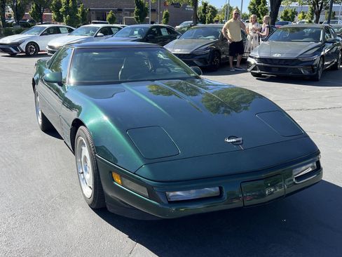 Used 1994 Chevrolet Corvette Coupe RWD image 4