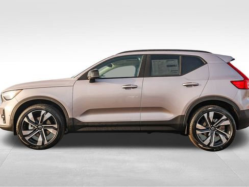 New 2026 Volvo XC40 B4 Plus w/ Climate Package FWD image 7