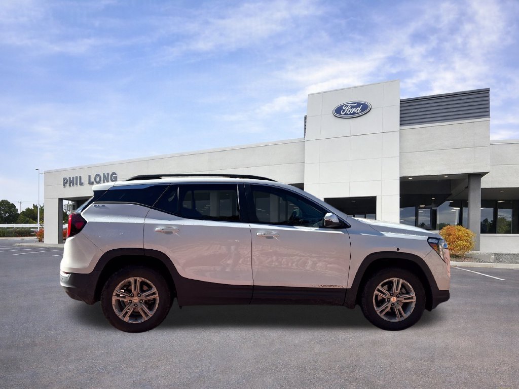 Used 2022 GMC Terrain SLE w/ Driver Convenience Package AWD/4WD image 10