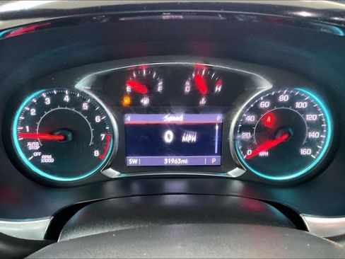 Used 2023 Chevrolet Traverse LT AWD/4WD image 10