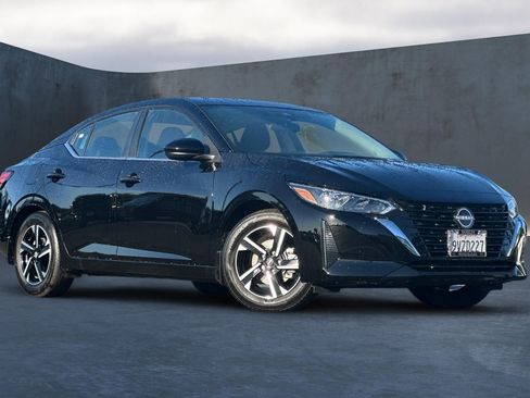 Certified 2025 Nissan Sentra SV w/ Trunk Package image 2