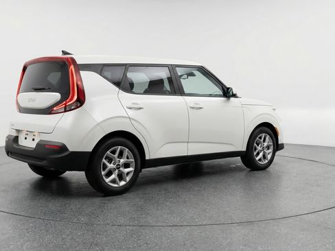 Used 2025 Kia Soul LX w/ LX Technology Package image 9