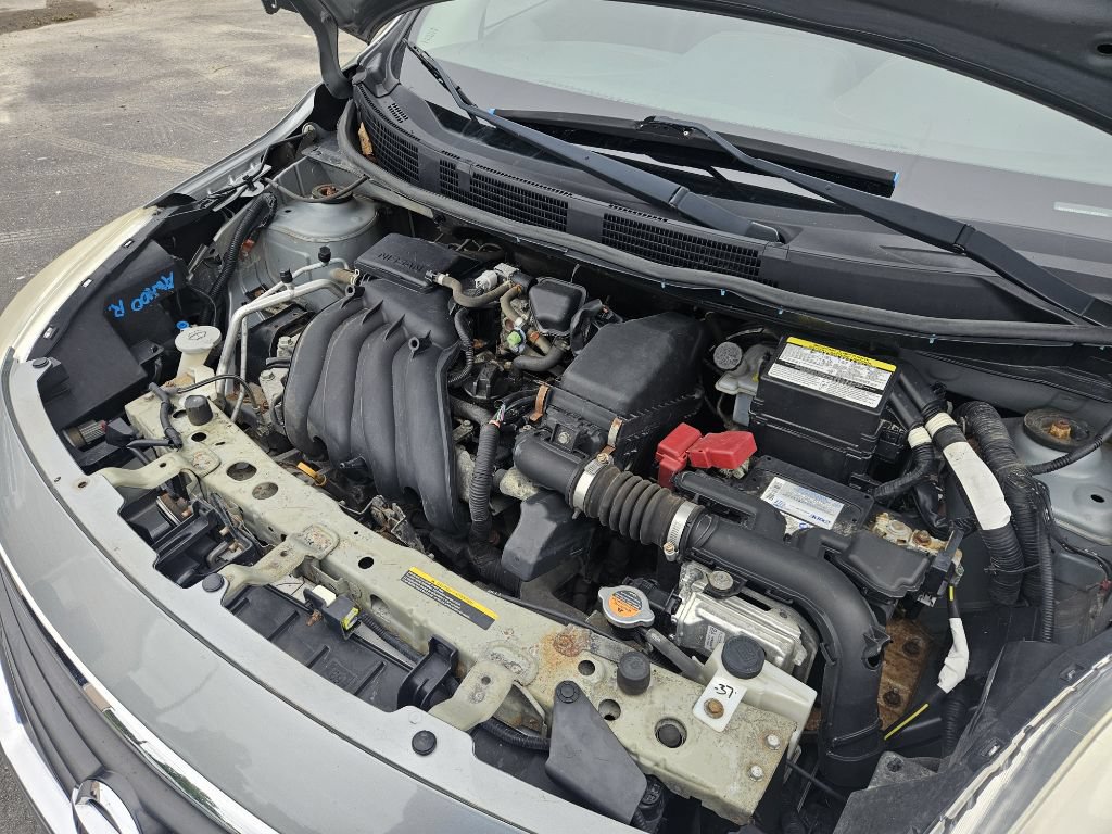 Used 2013 Nissan Versa SV FWD image 17