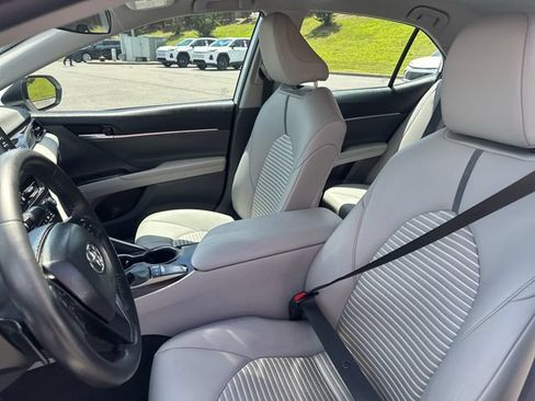 Used 2024 Toyota Camry SE FWD image 16