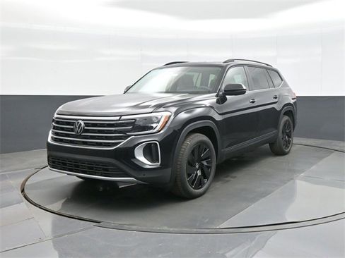 New 2026 Volkswagen Atlas SE image 3