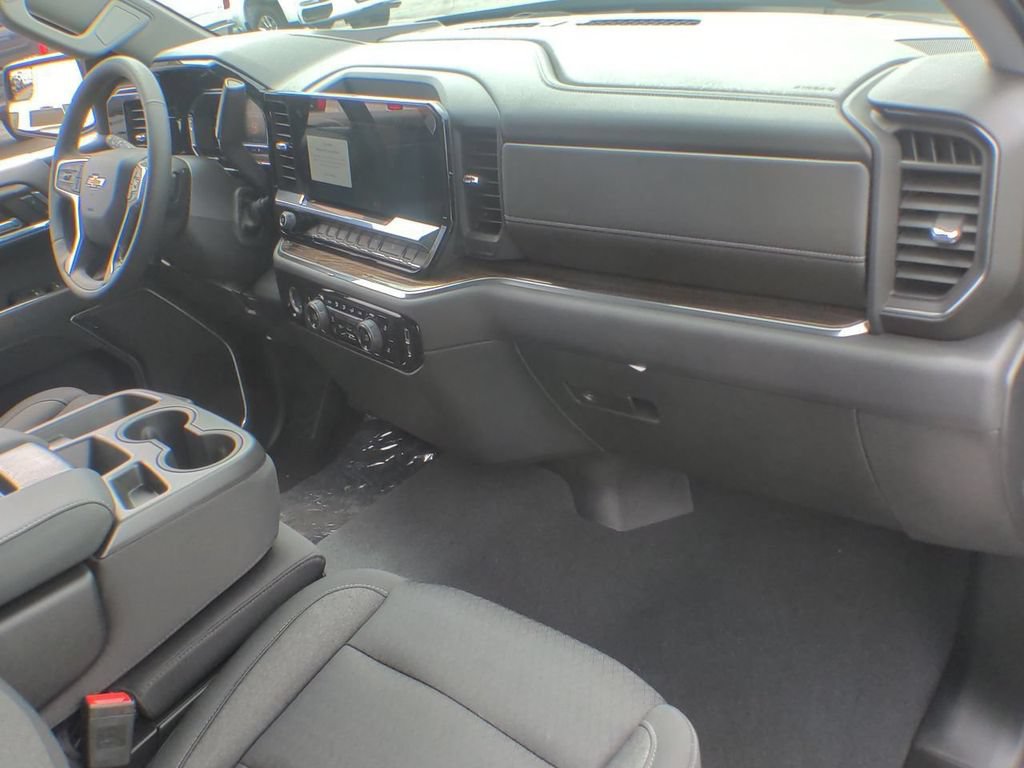 Used 2023 Chevrolet Silverado 1500 LT AWD/4WD image 29
