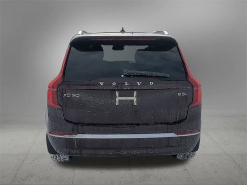 New 2026 Volvo XC90 B5 Core image 5