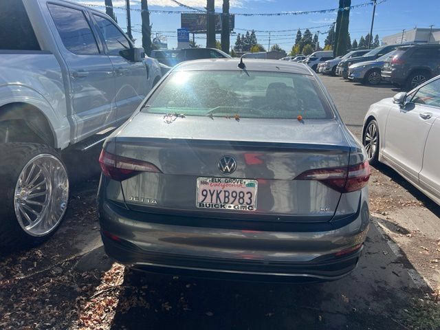 Used 2024 Volkswagen Jetta SE FWD image 8