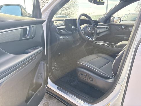 Used 2025 Buick Enclave Preferred image 11