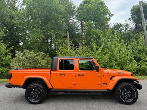 New 2025 Jeep Gladiator Sport image 6