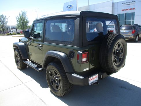Used 2021 Jeep Wrangler Sport AWD/4WD image 4