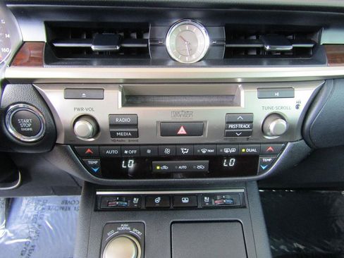 Used 2013 Lexus ES 350 FWD image 19