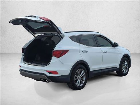 Used 2017 Hyundai Santa Fe Sport 2.0T image 5