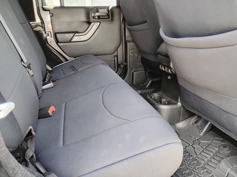 Used 2018 Jeep Wrangler Unlimited Sport AWD/4WD image 25