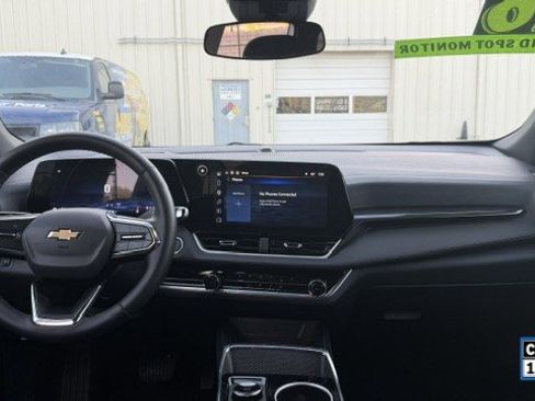 Used 2026 Chevrolet Equinox LT AWD/4WD image 5