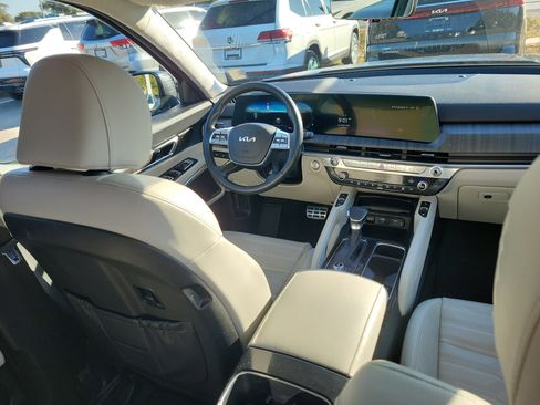 Used 2024 Kia Telluride SX Prestige image 13