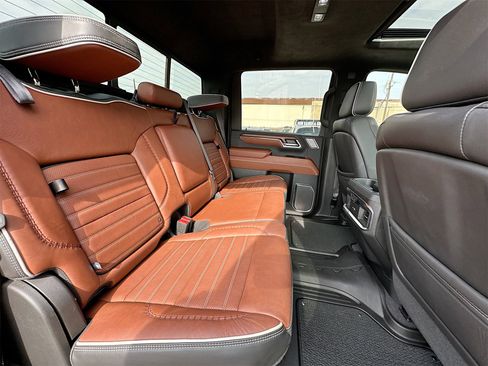 Used 2024 GMC Sierra 3500 Denali Ultimate image 26