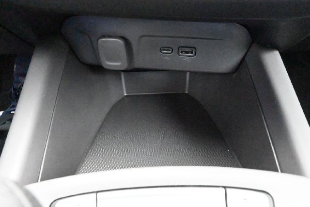 Used 2024 Chevrolet Trax RS FWD image 39