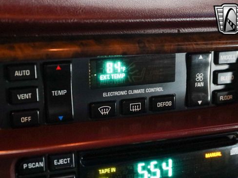 Used 1996 Buick Roadmaster Limited image 22