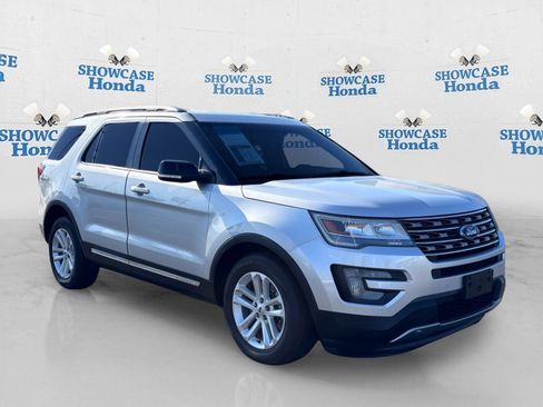 Used 2016 Ford Explorer XLT w/ Equipment Group 202A FWD image 6