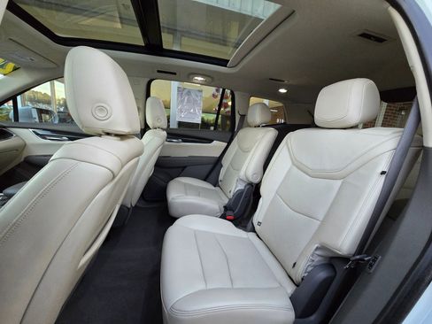 Used 2020 Cadillac XT6 Premium Luxury image 18