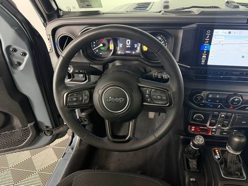 Used 2024 Jeep Wrangler Unlimited Rubicon 4xe w/ Technology Group AWD/4WD image 16