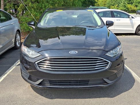 Used 2020 Ford Fusion SE FWD image 2