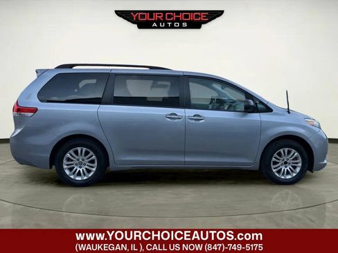 Used 2013 Toyota Sienna XLE FWD image 7