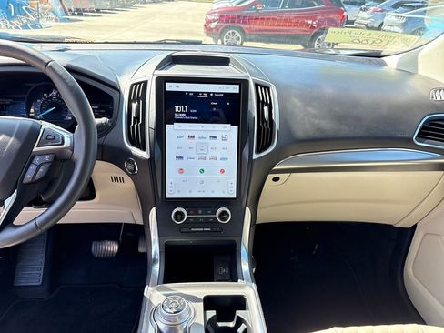 Certified 2024 Ford Edge Titanium image 21
