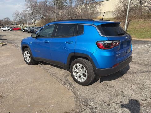 Used 2024 Jeep Compass Latitude image 8