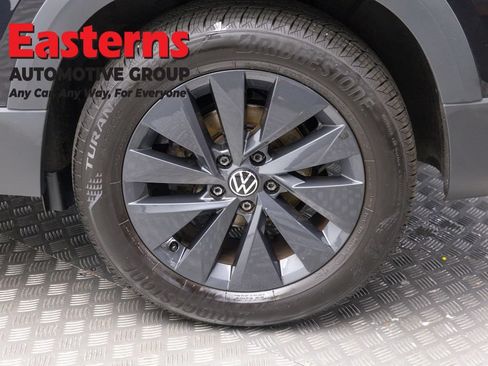 Used 2022 Volkswagen Taos S AWD/4WD image 8