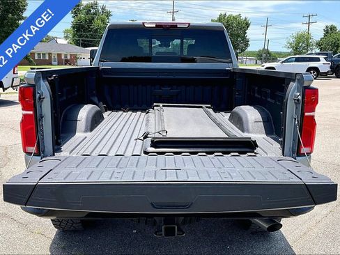 Used 2025 Chevrolet Silverado 2500 ZR2 w/ Technology Package AWD/4WD image 30