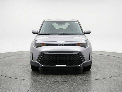 Used 2025 Kia Soul LX w/ LX Technology Package FWD image 1