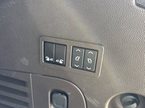 Used 2019 GMC Yukon Denali w/ Denali Ultimate Package image 8