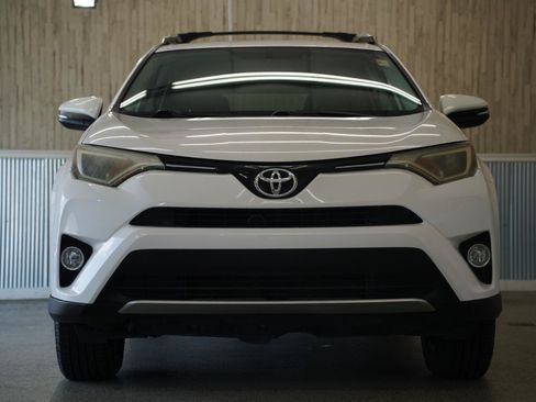 Used 2016 Toyota RAV4 XLE w/ Cargo Management Package FWD image 3