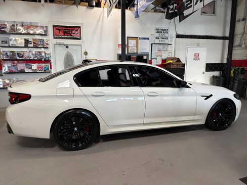 Used 2023 BMW M5 AWD/4WD image 4