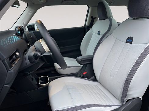 Certified 2025 MINI Cooper S image 9