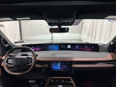 Used 2025 Lincoln Navigator L Reserve image 43