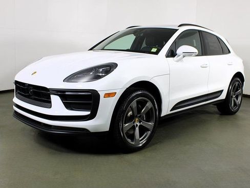 New 2026 Porsche Macan image 1