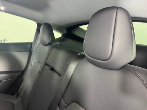 Used 2026 Tesla Model Y AWD image 19