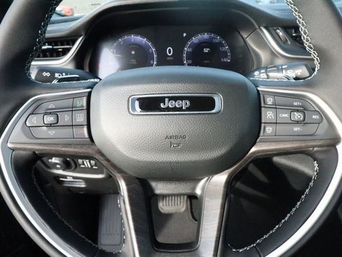 New 2025 Jeep Grand Cherokee L Limited AWD/4WD image 3