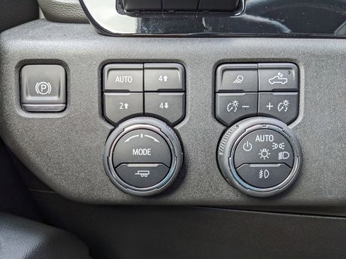 Used 2024 Chevrolet Silverado 2500 High Country w/ High Country Premium Package image 70