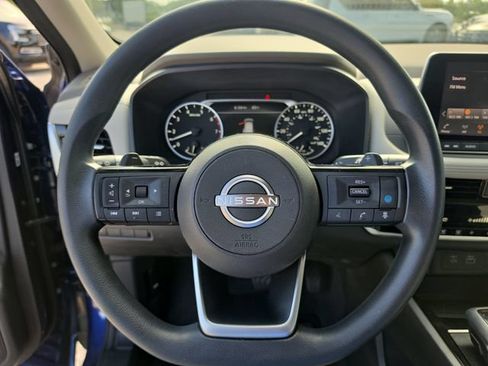 Certified 2022 Nissan Rogue SV FWD image 28