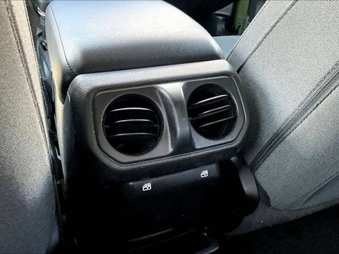 Used 2024 Jeep Wrangler Unlimited w/ Convenience Group AWD/4WD image 10