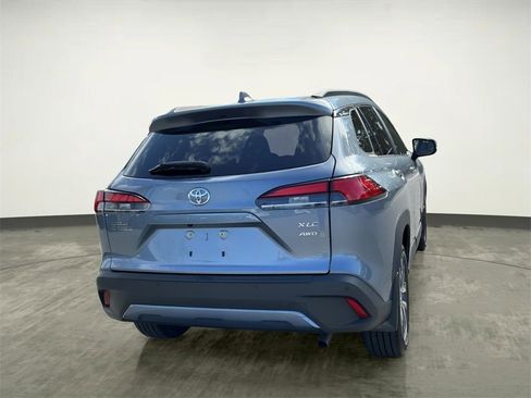 Used 2024 Toyota Corolla Cross XLE image 8