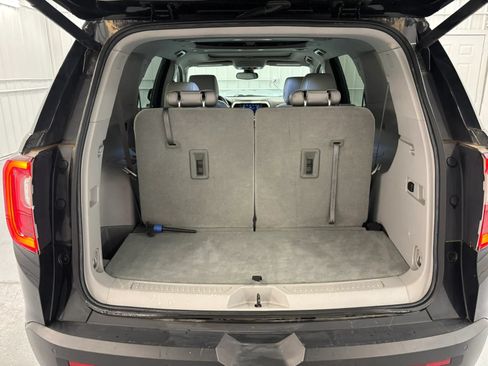 Used 2022 GMC Acadia SLT w/ Preferred Package FWD image 36