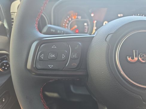 Used 2024 Jeep Wrangler Unlimited Rubicon AWD/4WD image 16